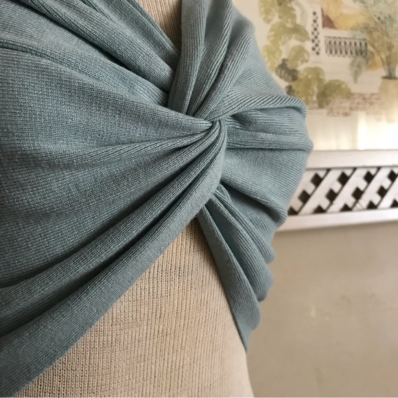 Sea Foam Ribbed Knit Cropped Top - Picture 4 of 7